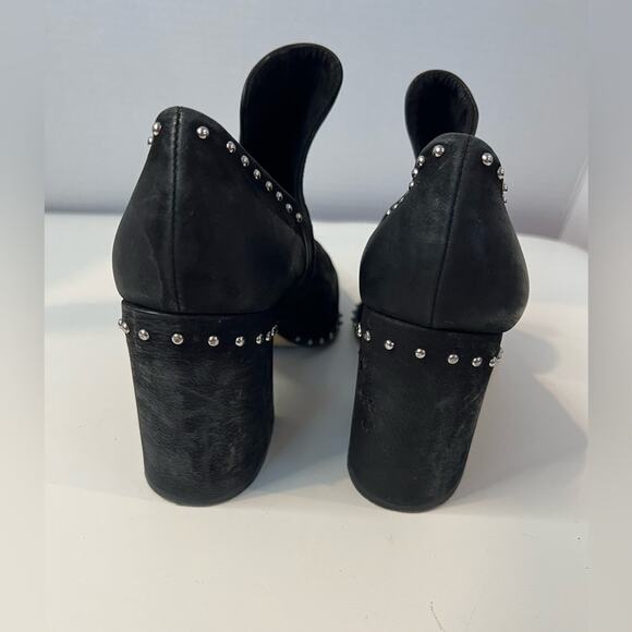 Gianni Bini Women’s Daveigh Black Suede Studded Western Booties Pointed Toe 9.5M - Picture 5 of 9
